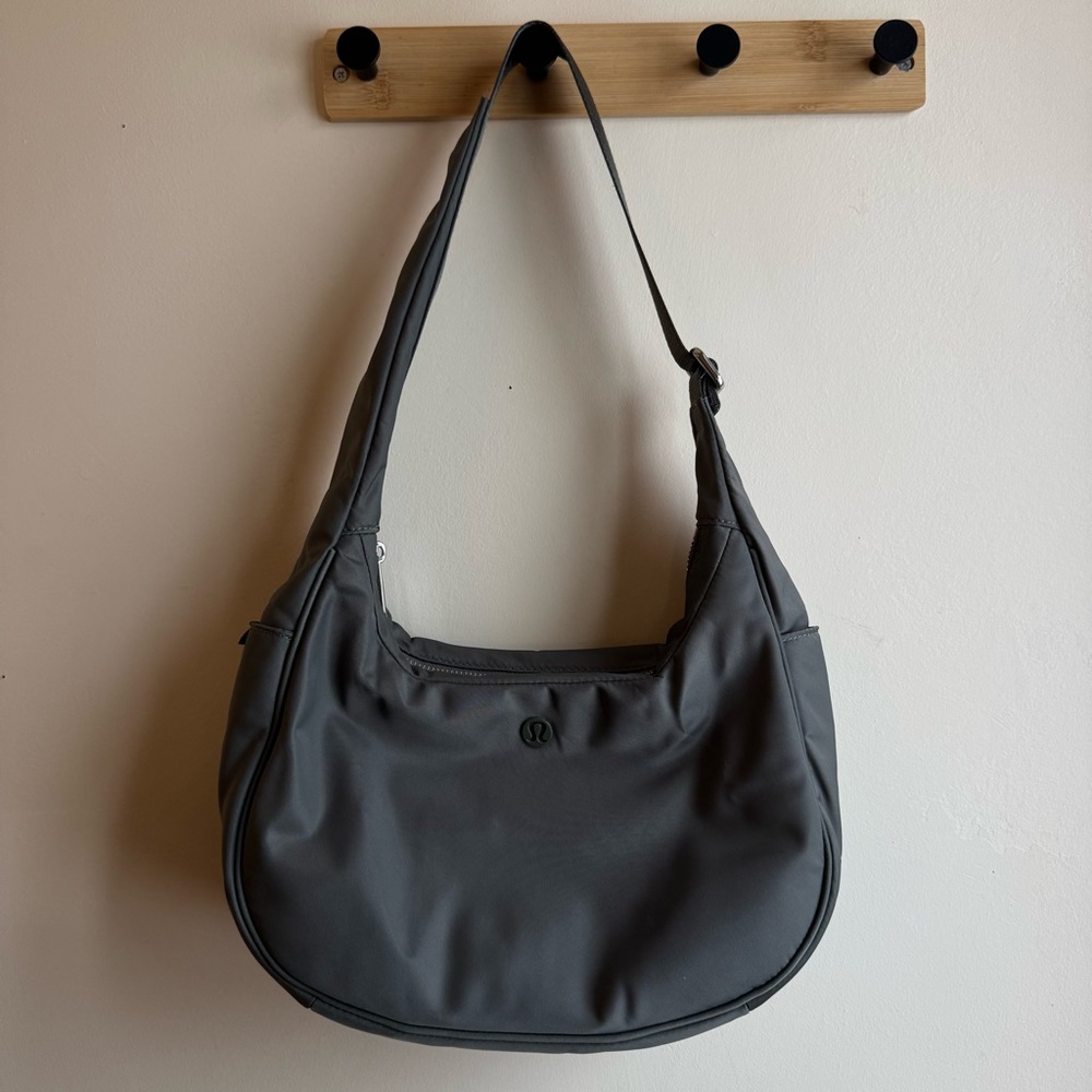 Lululemon City Essentials 4L Shoulder Bag in Space Grey
